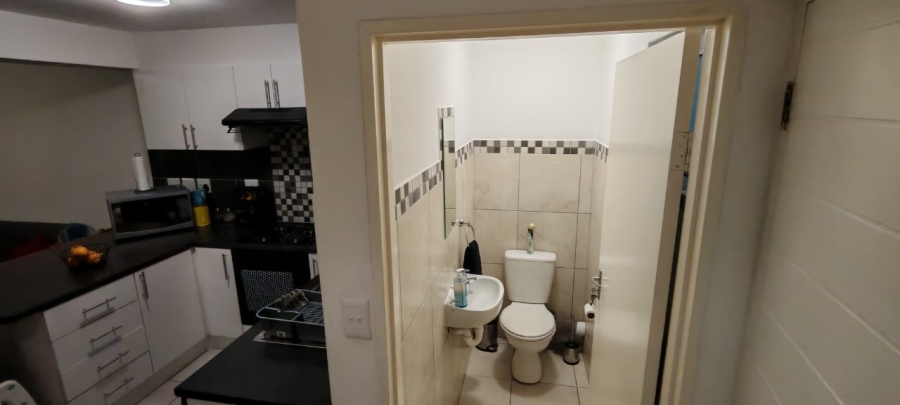 2 Bedroom Property for Sale in Stratford Green Western Cape
